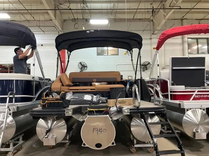 Bennington Marine 22 M Swingback 3t Noir 2026 alt