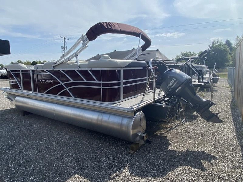 2024 Sylvan Mirage 820 Cruise alt