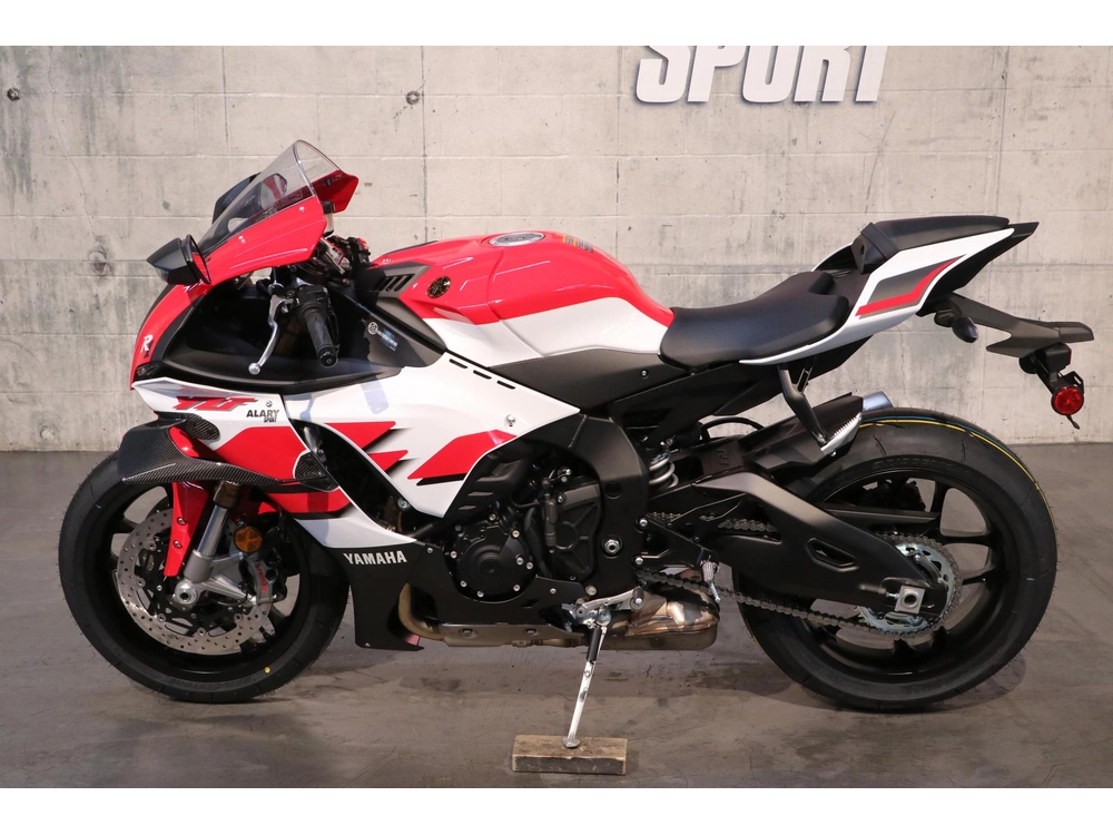 2026 Yamaha Yzf-r1 70e Anniversaire alt