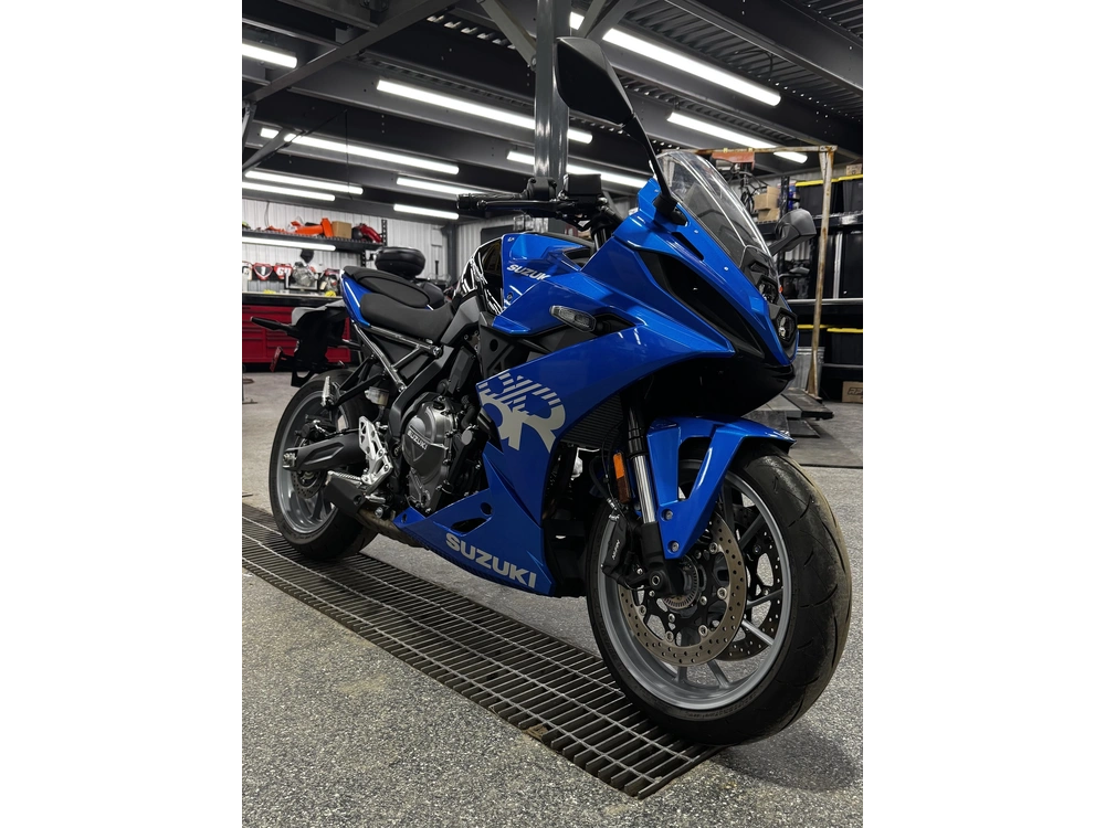 2024 Suzuki Gsx-8rm4 alt