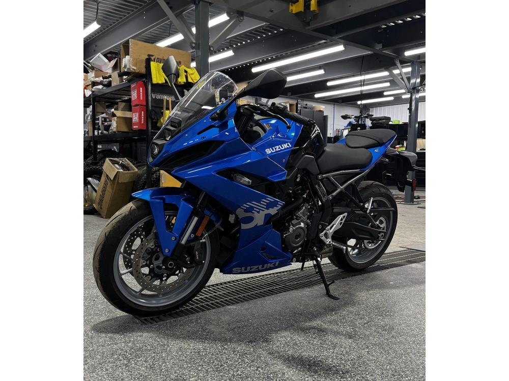 2024 Suzuki Gsx-8rm4 alt