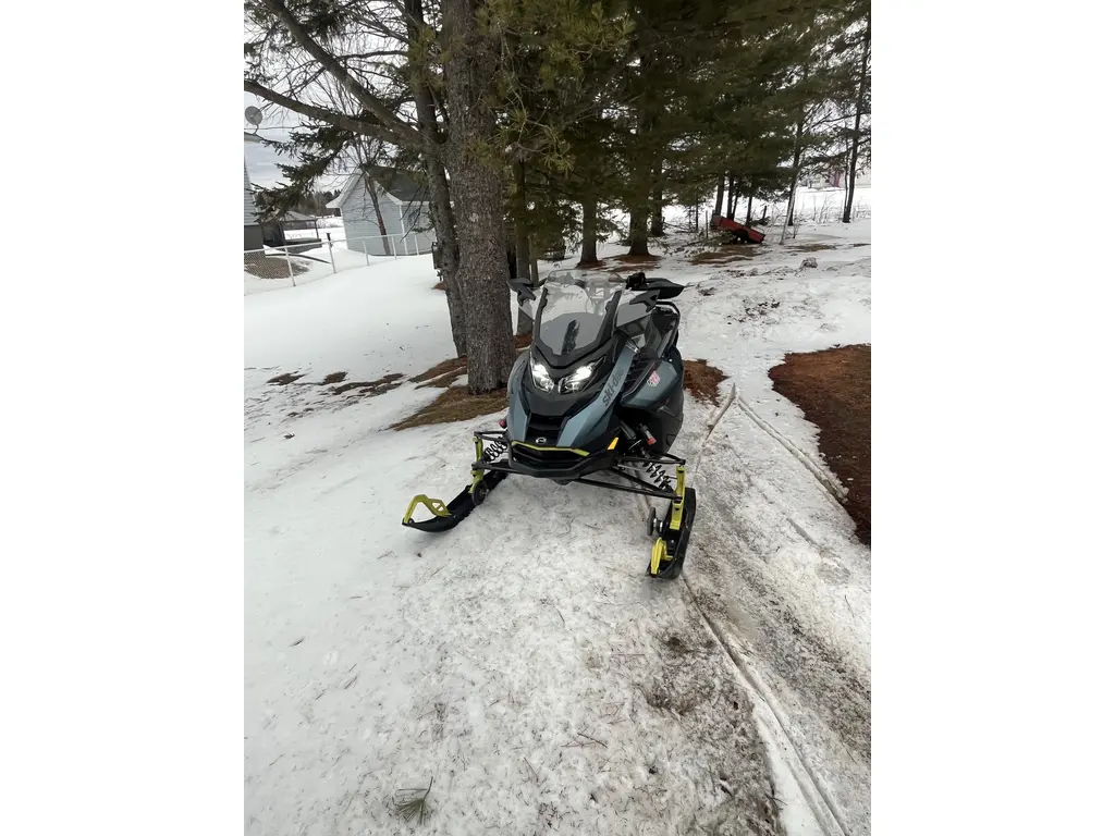 Ski-Doo Renegade XRS 900 Turbo R 2026