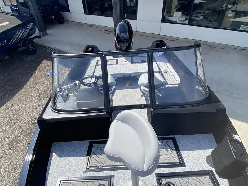 2026 Smoker-craft Excursion 166 Dc alt