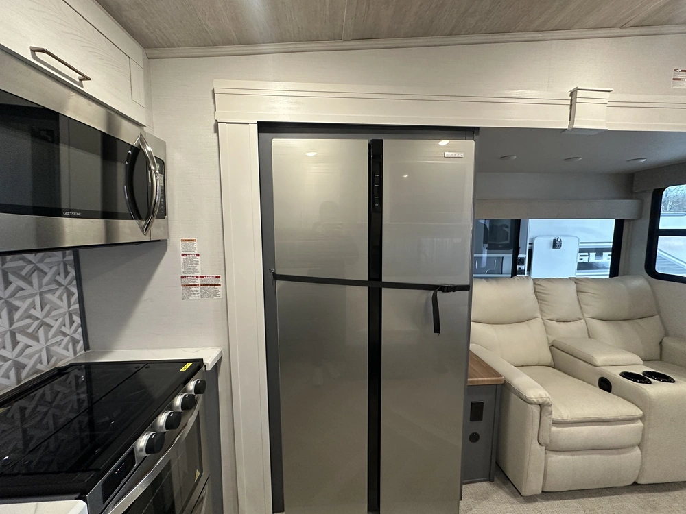 2024 Crusader Arrowhead 265mle alt