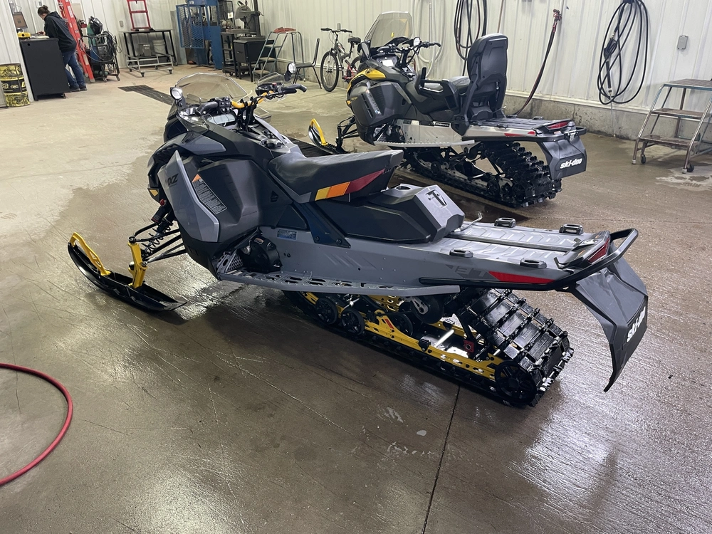 Ski-doo Mxz Blizzard 850 Etec 137" 2025 alt