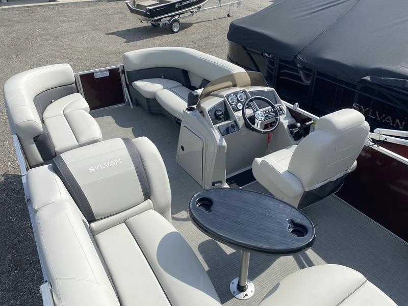 2024 Sylvan Mirage 820 Cruise alt