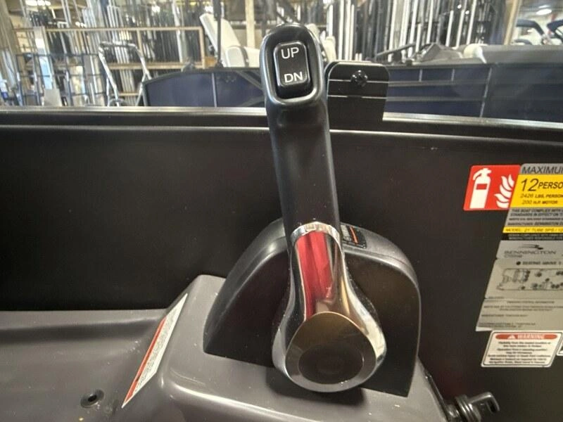 Bennington Marine 22 M Swingback 3t Noir 2026 alt