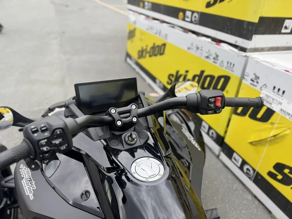 Can-am F3-s 2026 alt