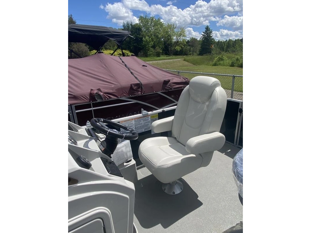 2024 Sylvan Mirage 818 Fish alt