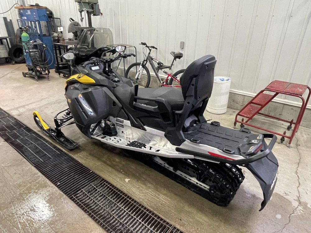 Ski-doo Grand Touring Sport 900 Ace 2026 alt