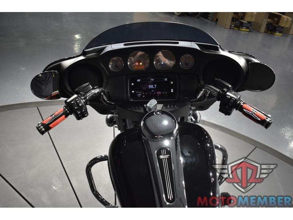 2020 Harley-Davidson Street Glide Base for Sale