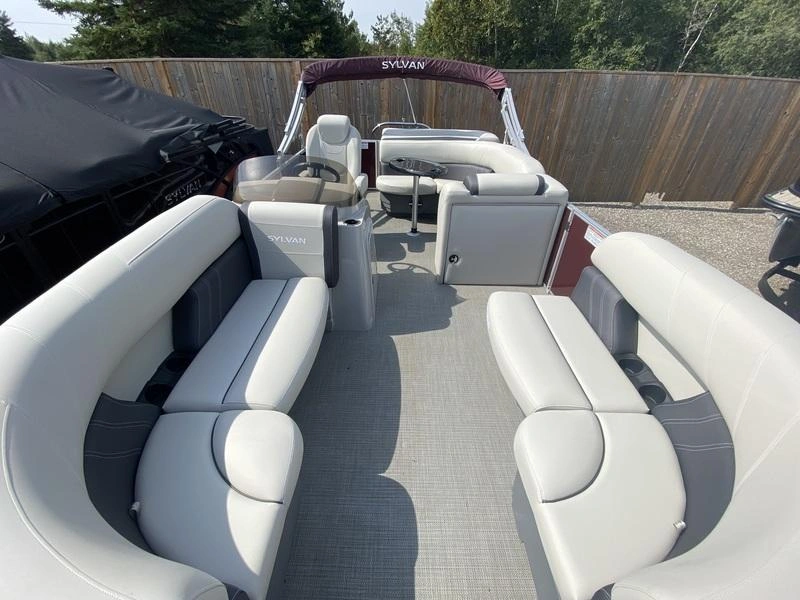 2024 Sylvan Mirage 820 Cruise alt