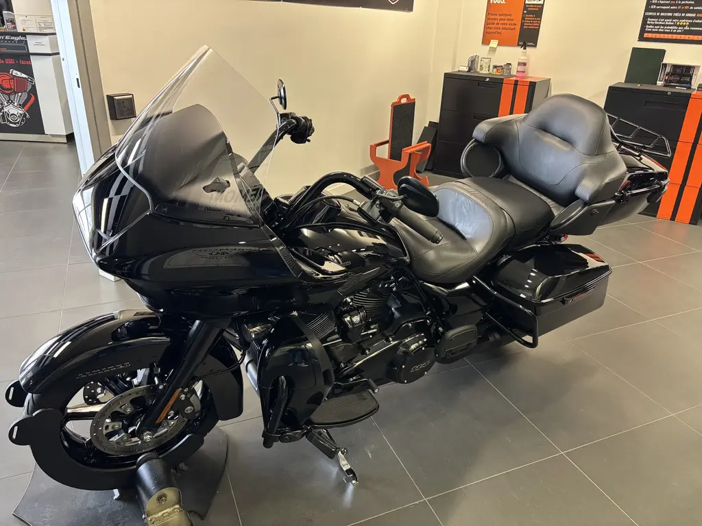 Harley-Davidson Road Glide LimitedFLTRK 2024
