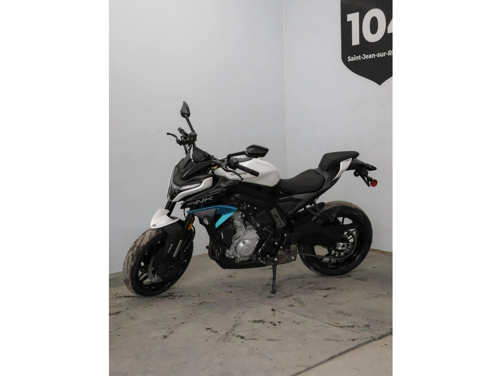 Cfmoto 675 Nk Blanc 2026 alt