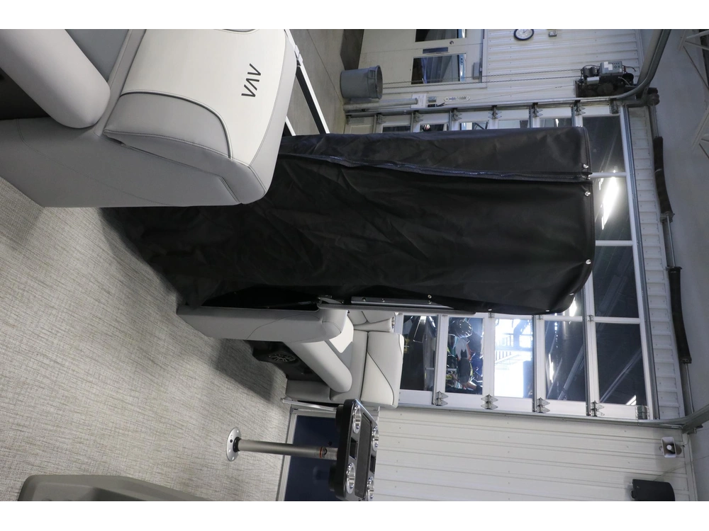 Avalon 2180 Venture Cruise 2026 alt