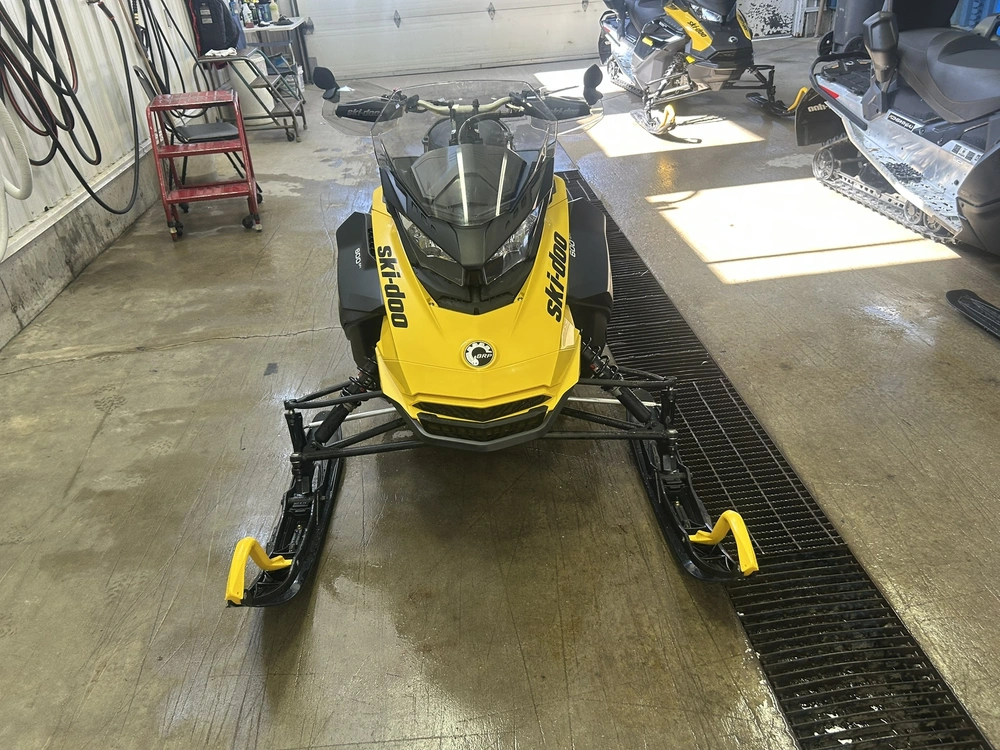 Ski-doo Mxz Sport 600 Efi 137" 2025 alt