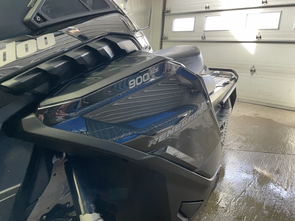 Ski-doo Renegade Adrenaline 900 Ace Enduro 2026 alt
