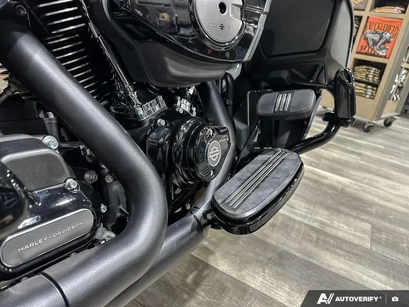 2026 Harley-Davidson Street Glide Limited thumbnail 9