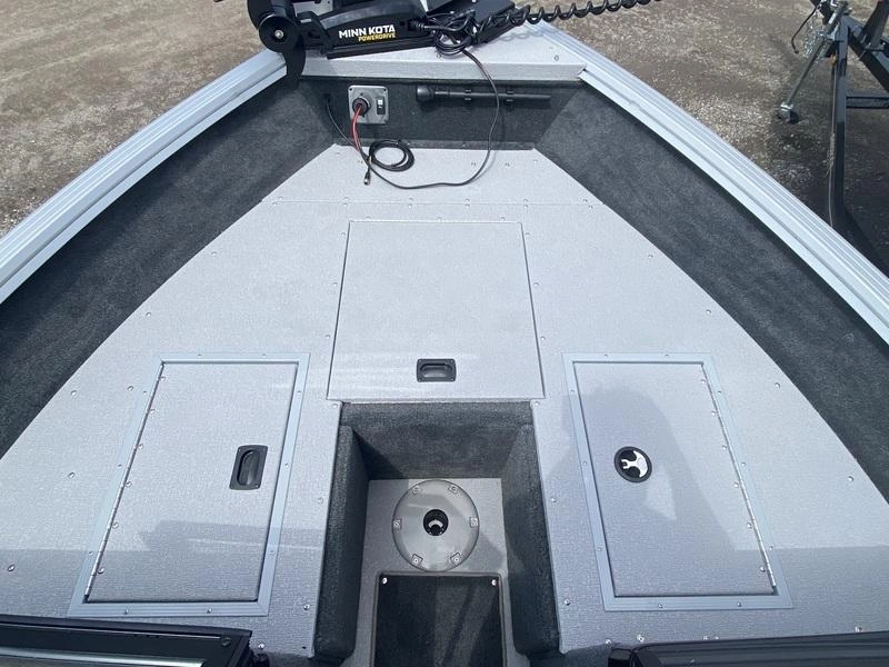 2025 Smoker-craft Ultima 172 alt