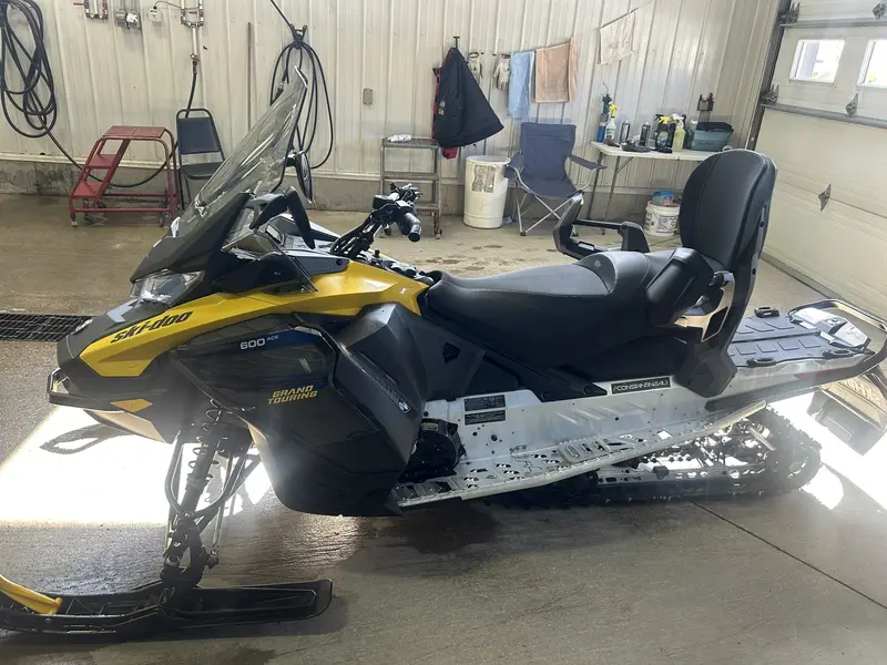 Ski-Doo Grand Touring Sport 600 ACE 2025