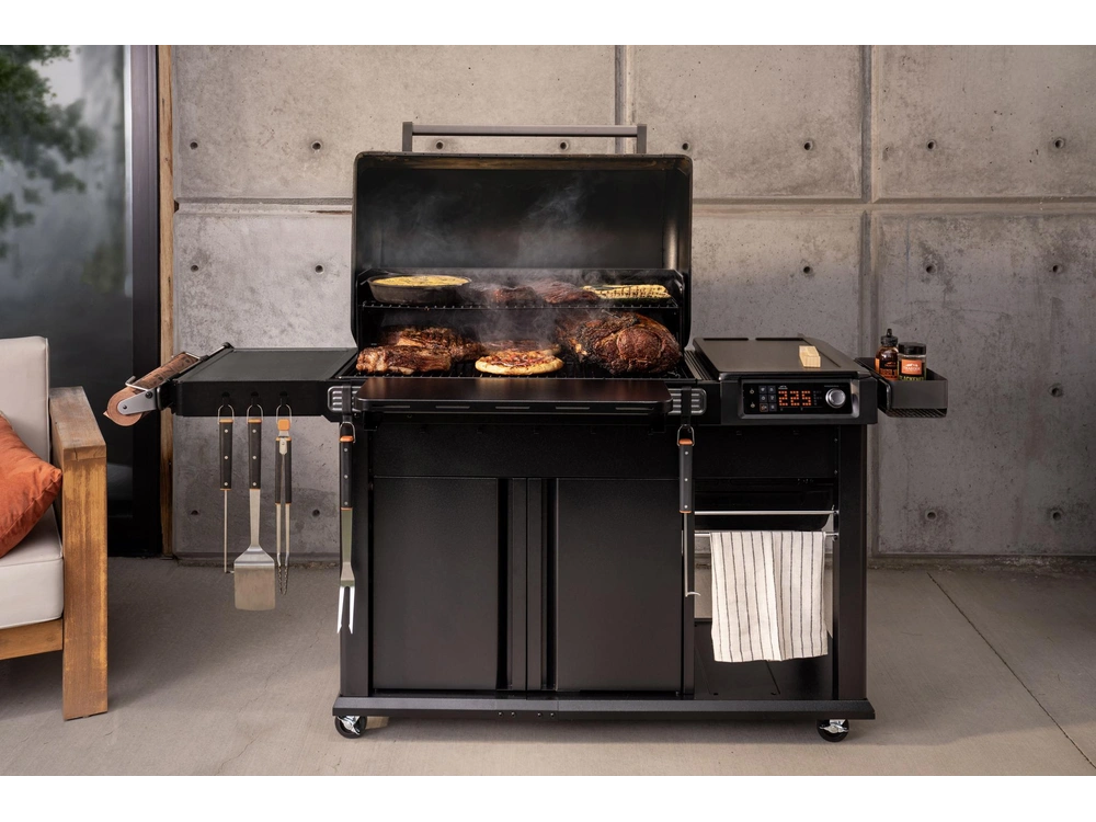 2026 Traeger Woodridge Pro Canada alt