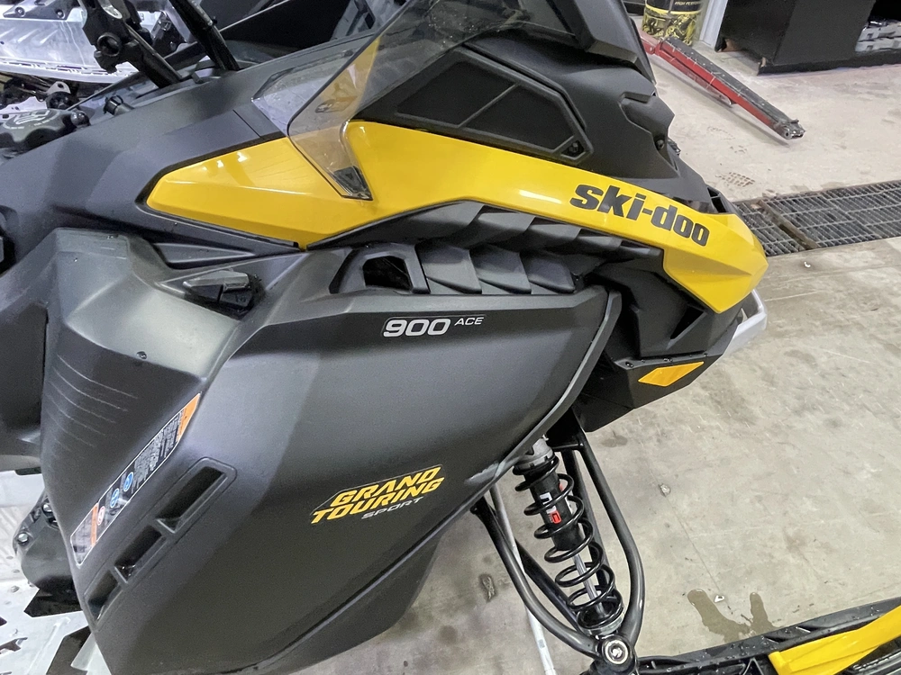 Ski-doo Grand Touring Sport 900 Ace 2026 alt