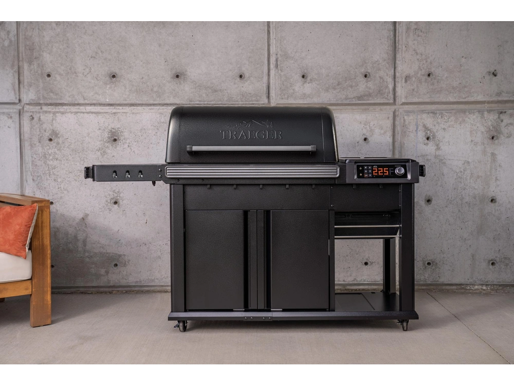 2026 Traeger Woodridge Pro Canada alt