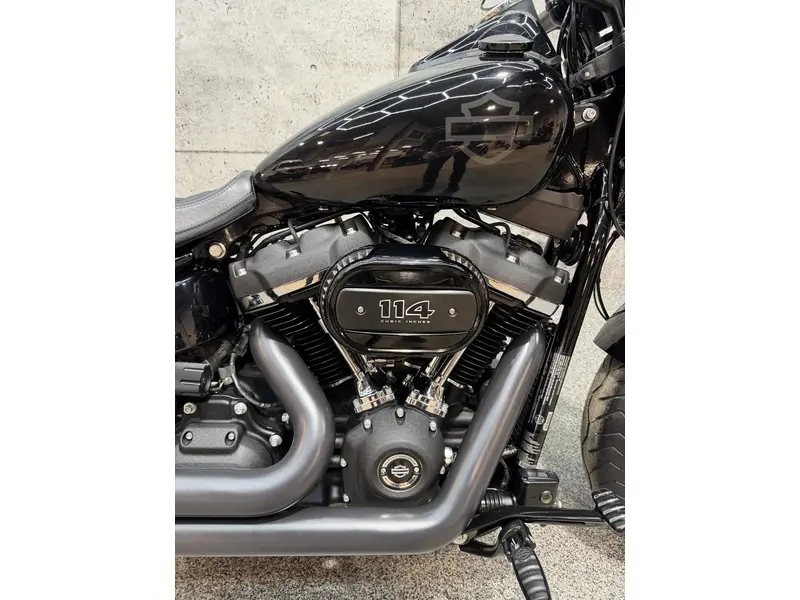 Harley-Davidson Fat Bob 114 FXFBS | Vance & Hines 2021