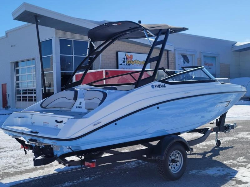 Yamaha Ar190 2025 alt