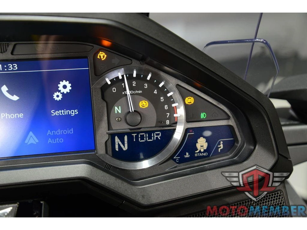 2025 Honda Gold Wing Tour alt