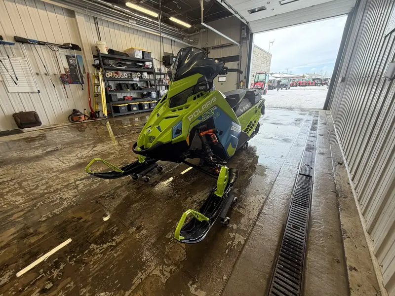 2026 Polaris BOOST INDY VR1 DYNMX 137