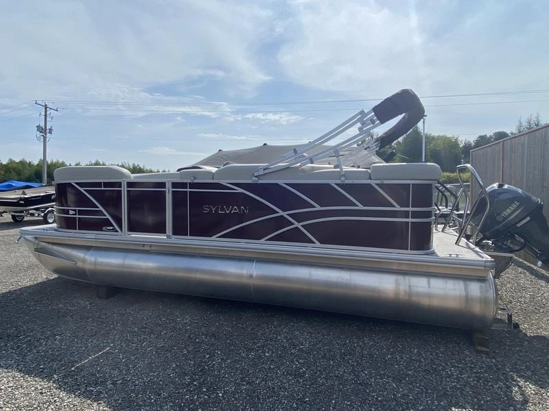 2024 Sylvan Mirage 820 Cruise alt