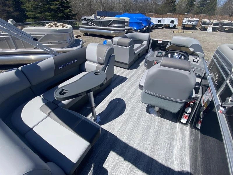 2025 Bennington Marine 18 Sl Bench alt