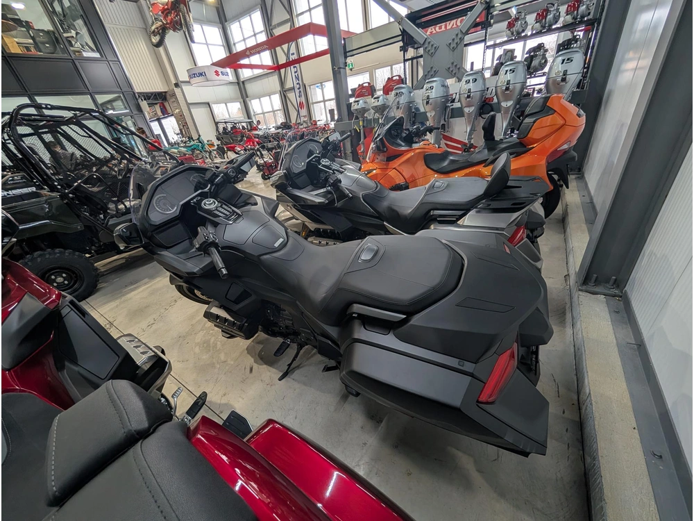 Honda Goldwing 1800 Bagger Dct 2025 alt