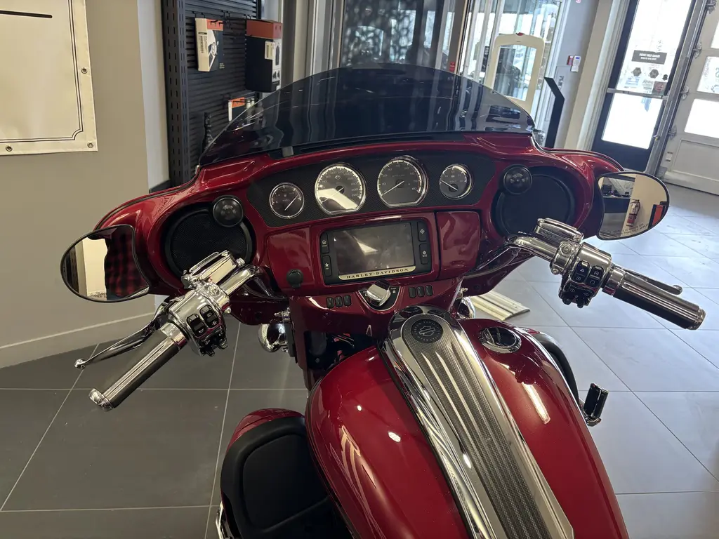 Harley-Davidson CVO Street Glide FLHXSEFLHXSE 2016