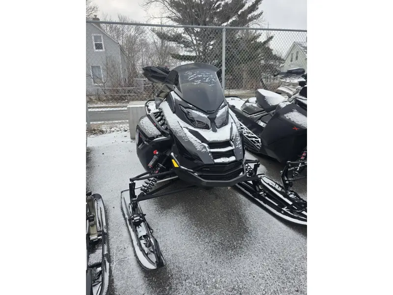 Ski-Doo Renegade XRS 900 ACE Turbo R 2025