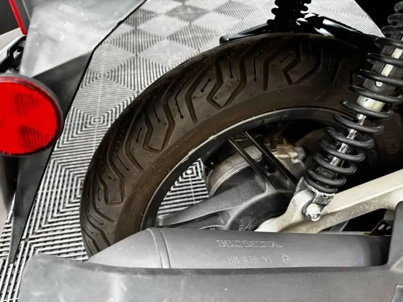 2015 Honda PCX 150 thumbnail 6