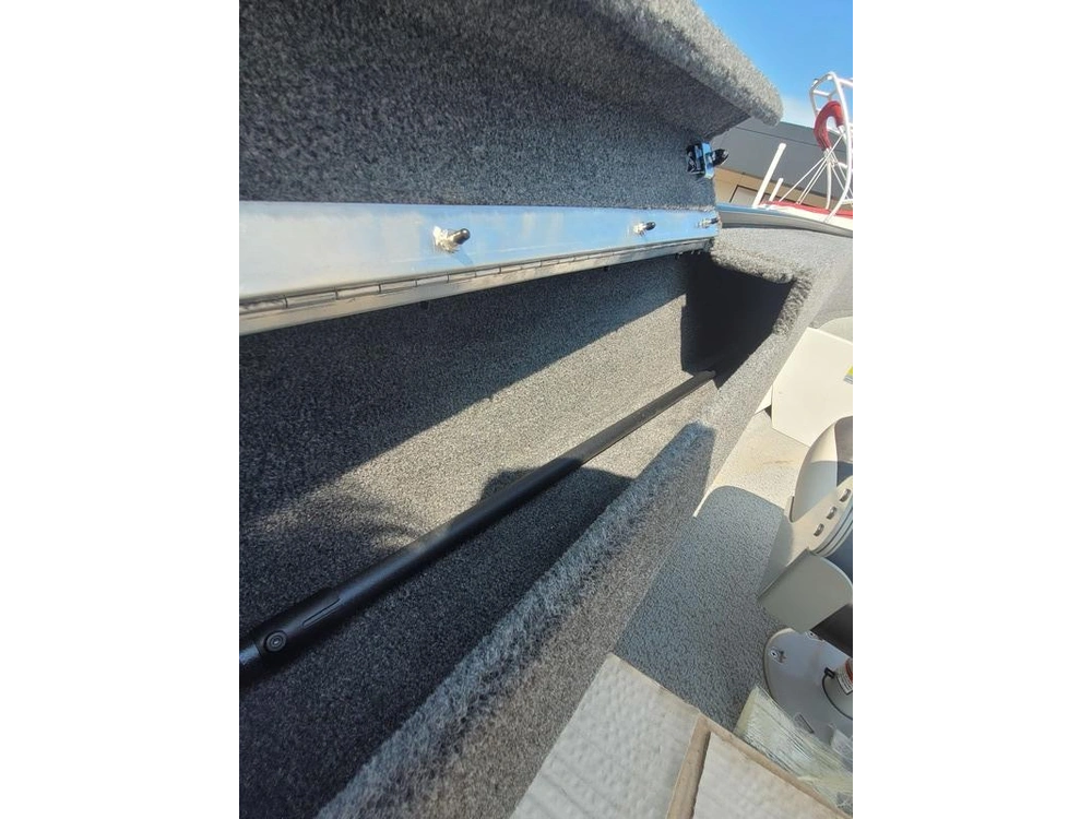 2023 Legend Boats R15 Sc alt
