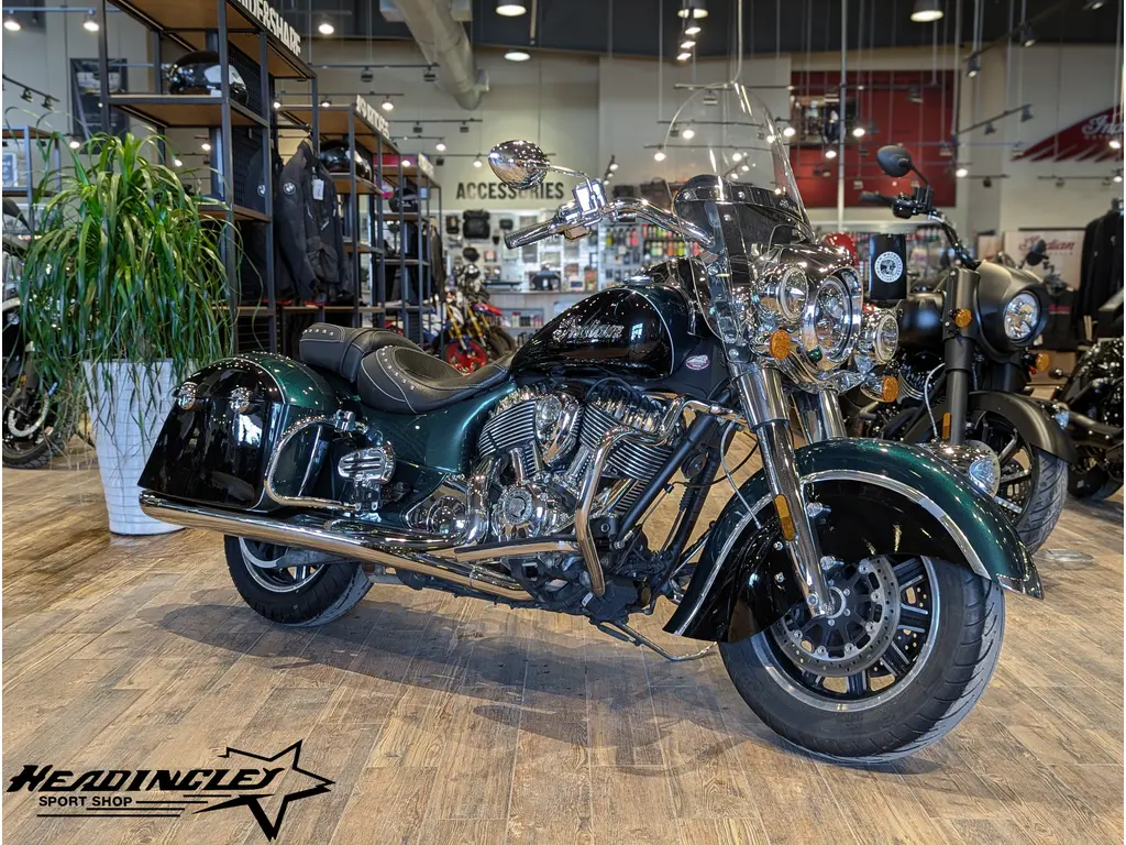 2018 Indian Motorcycle Springfield // Metallic Jade/Thunder Black 