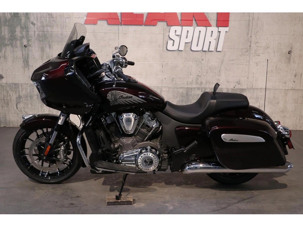 2026 Indian Motorcycle Challenger Limited alt