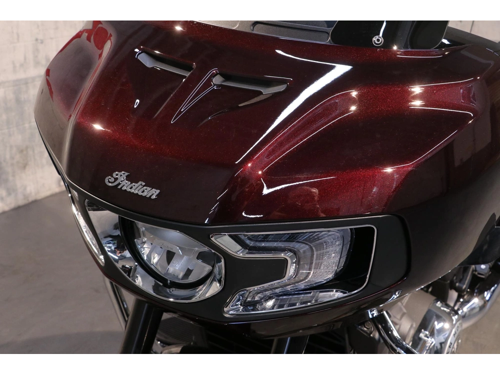 2026 Indian Motorcycle Challenger Limited alt