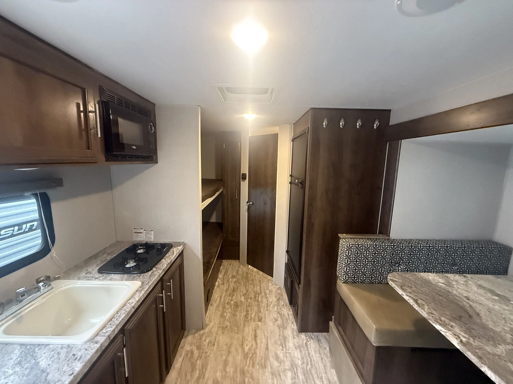 2018 Kz-rv Sportsmen Classic 191bh alt