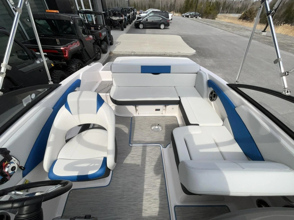 2015 Regal 1900 Esx alt