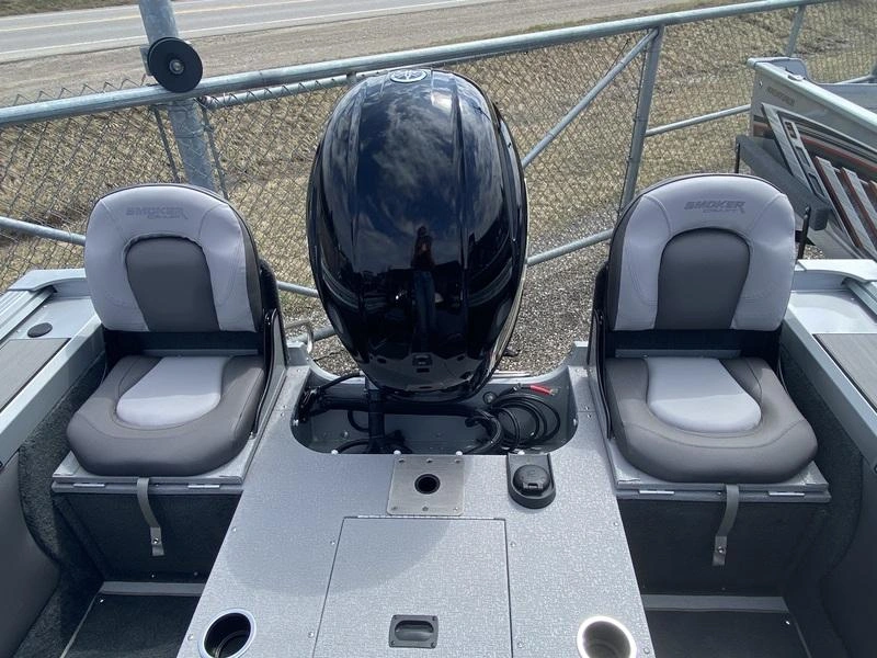 2025 Smoker-craft Ultima 172 alt