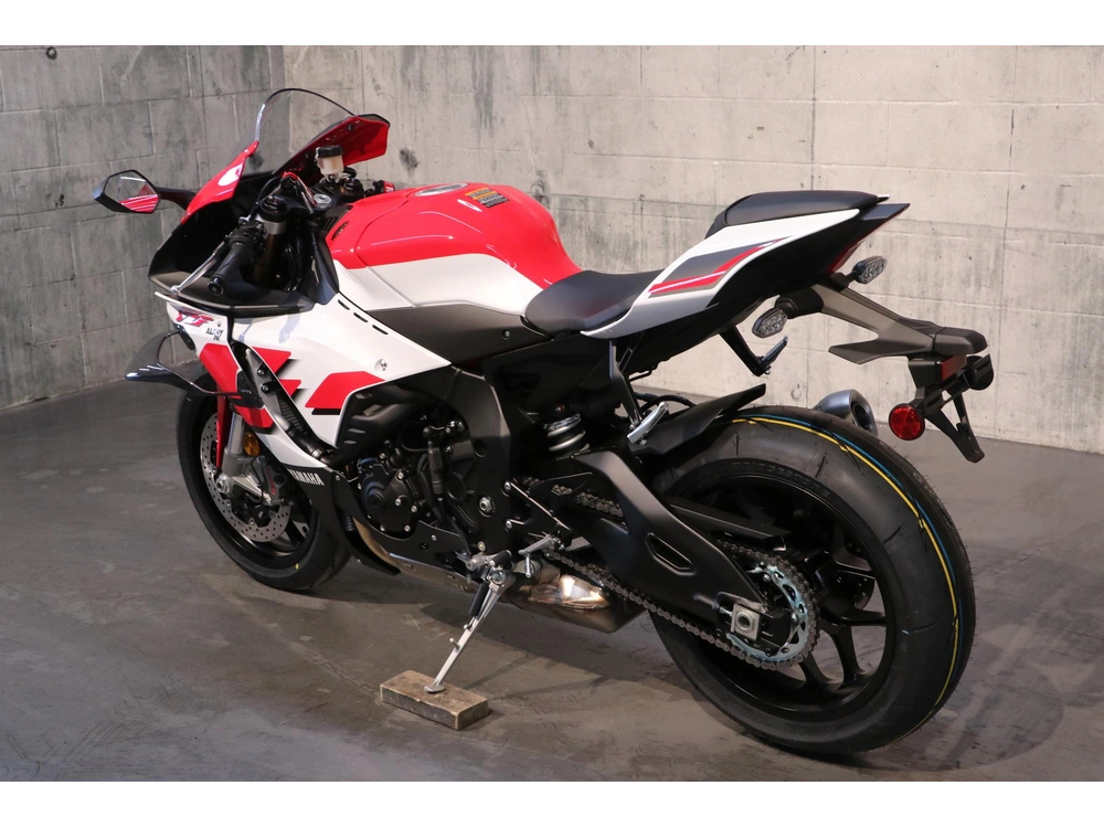 2026 Yamaha Yzf-r1 70e Anniversaire alt