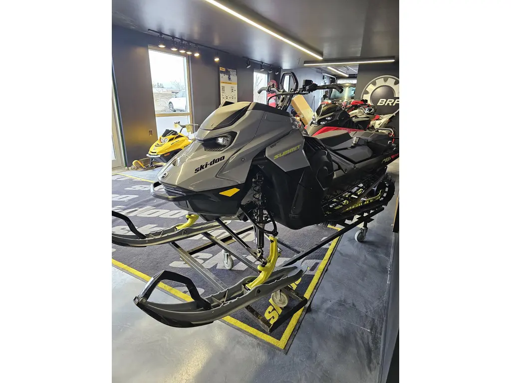 Ski-Doo SUMMIT 146 2026 - ADRENALINE EDGE 850 E-TEC 2.5