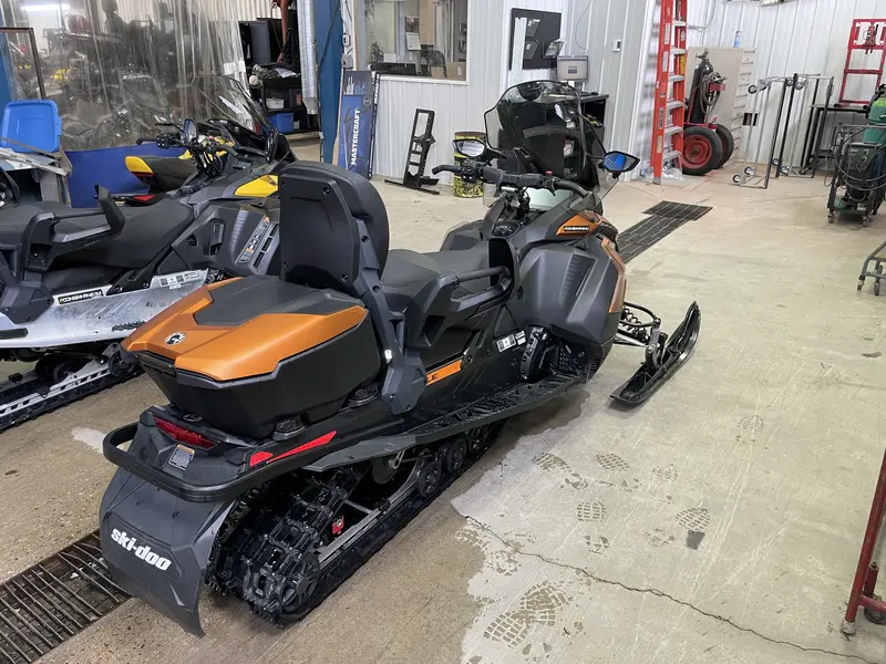 2025 Ski-Doo Grand Touring LE 900 ACE Turbo R