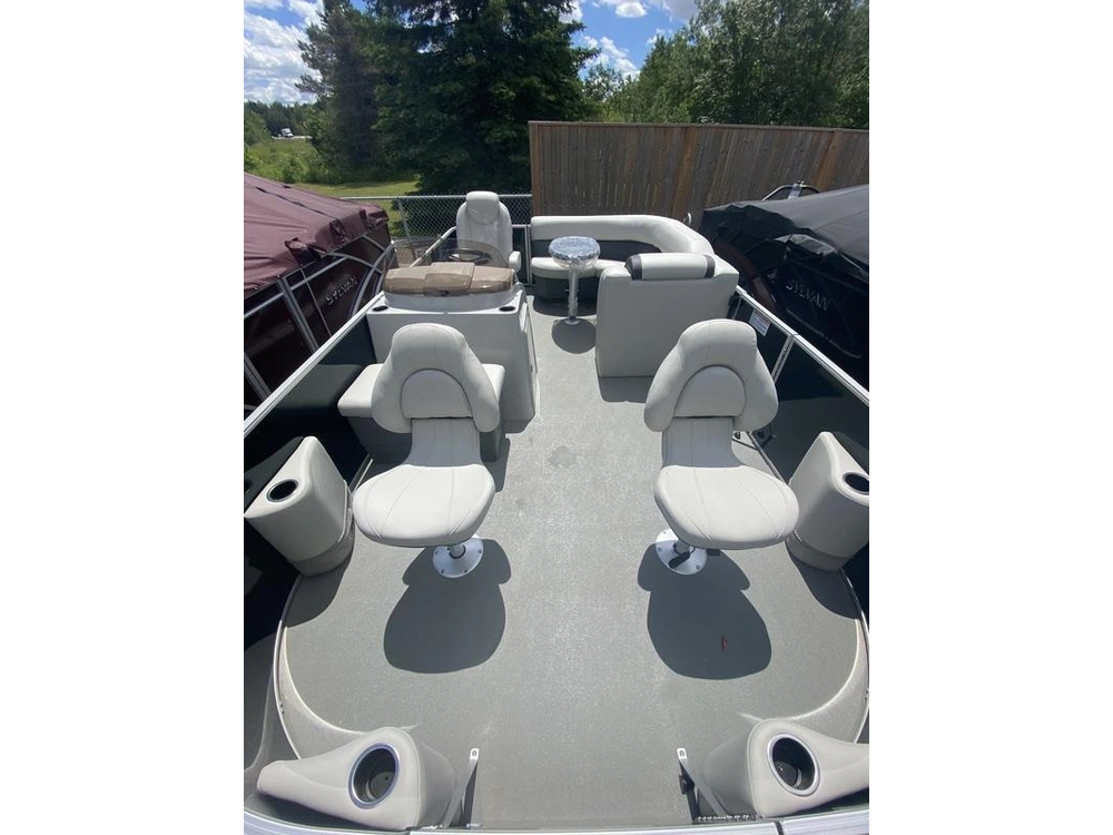 2024 Sylvan Mirage 818 Fish alt
