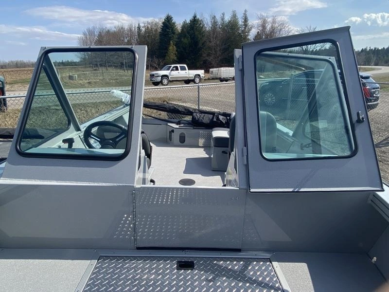 2025 Smoker-craft Pro Sportsman 1872 Dc alt