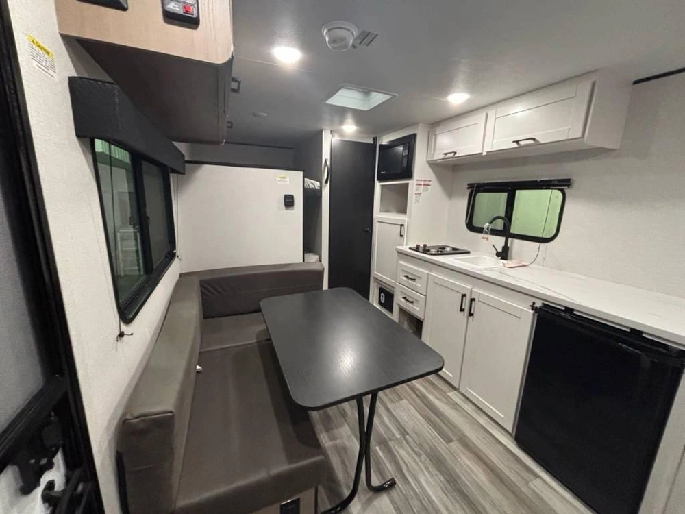 Jayco Jay Flight Slx 172db 2026 alt